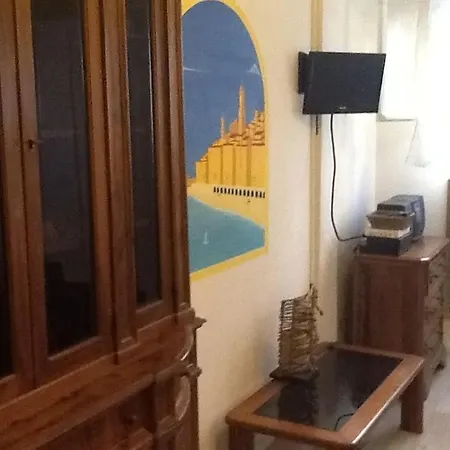 Le Magellan מנטון